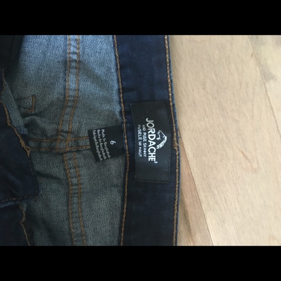 Dark blue Jordache jeans - Picture 2 of 3